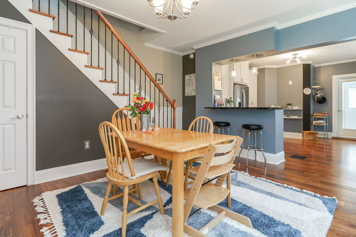 834 Hamlet St-25