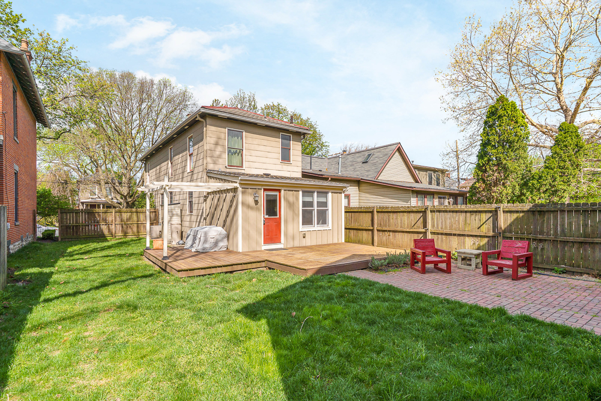834 Hamlet St-5