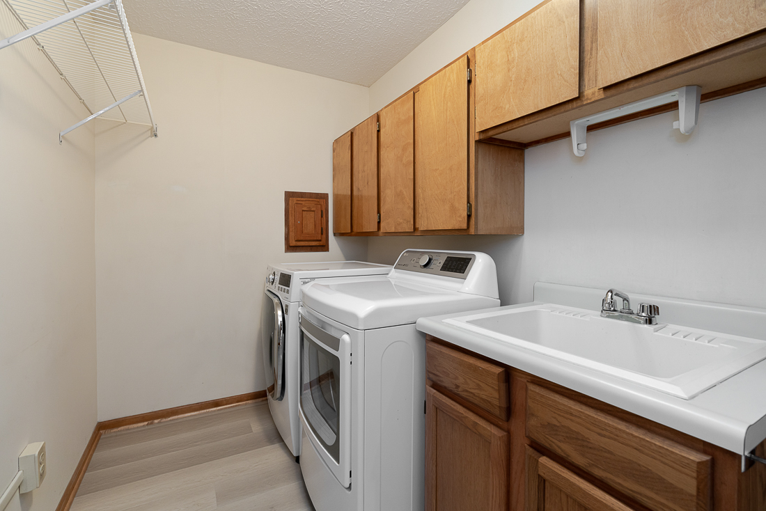 6392 CLAYPOOL Ct--32