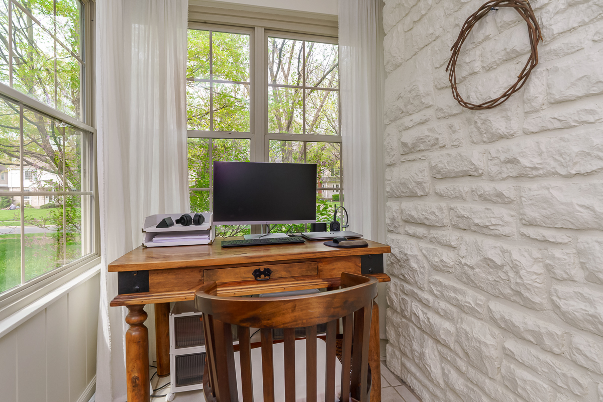 84 N Ardmore Rd-20
