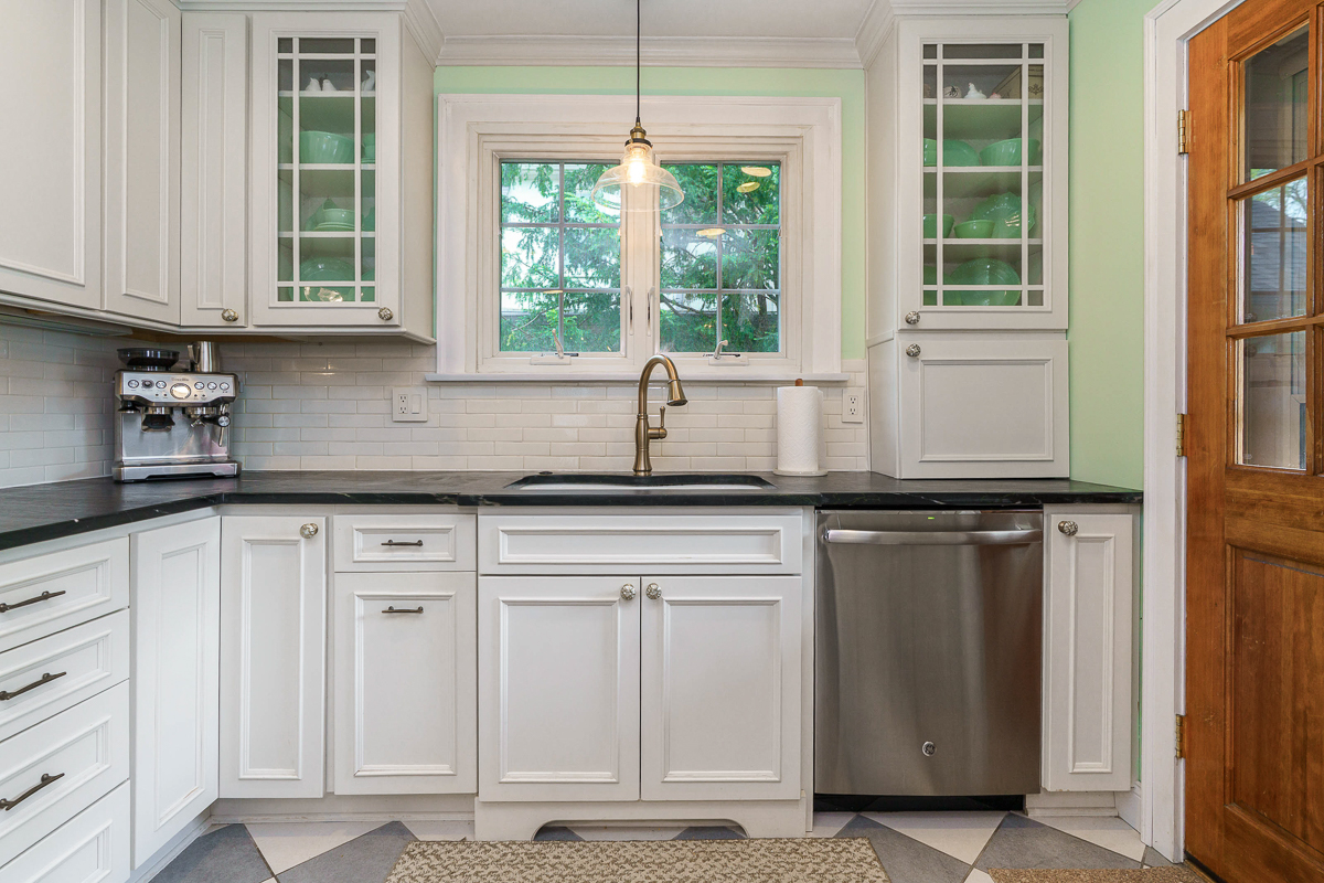 84 N Ardmore Rd-31