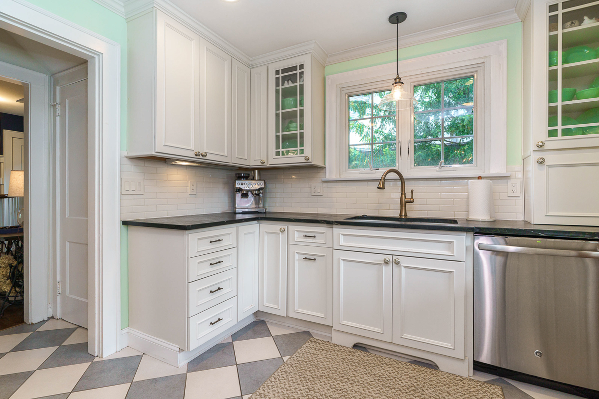 84 N Ardmore Rd-32