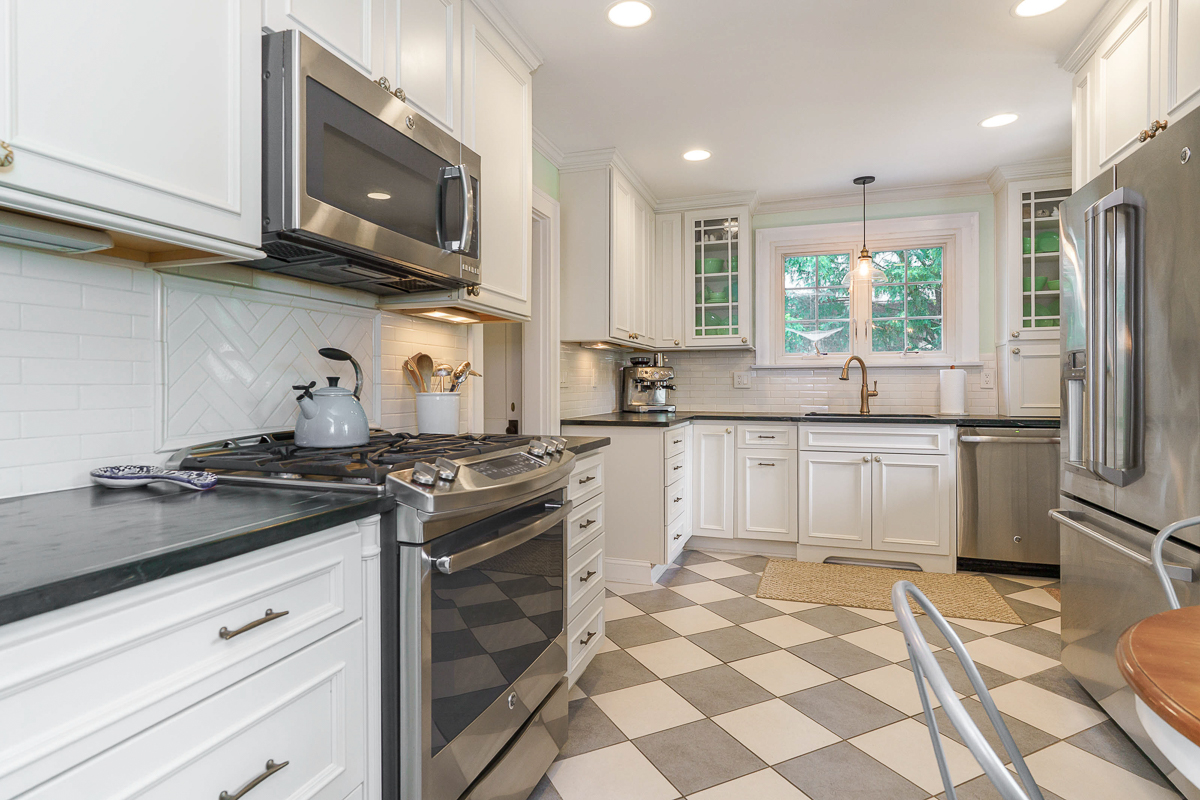 84 N Ardmore Rd-36