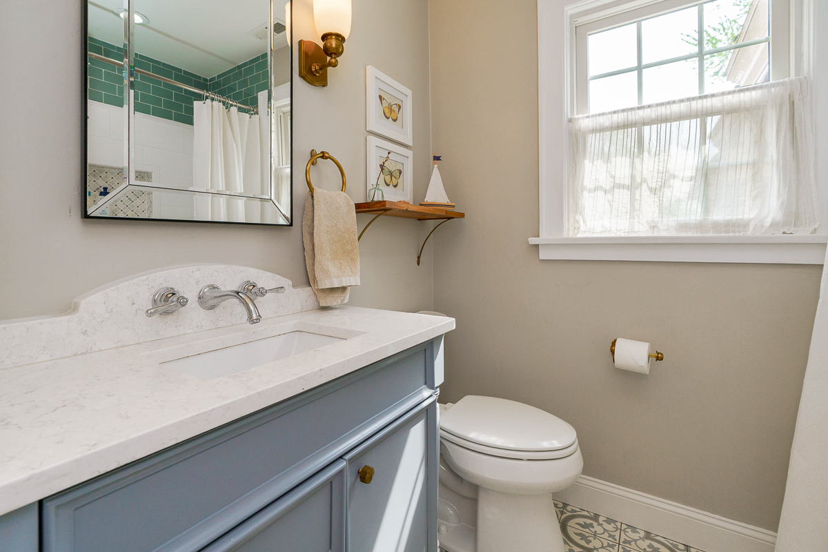 84 N Ardmore Rd-40