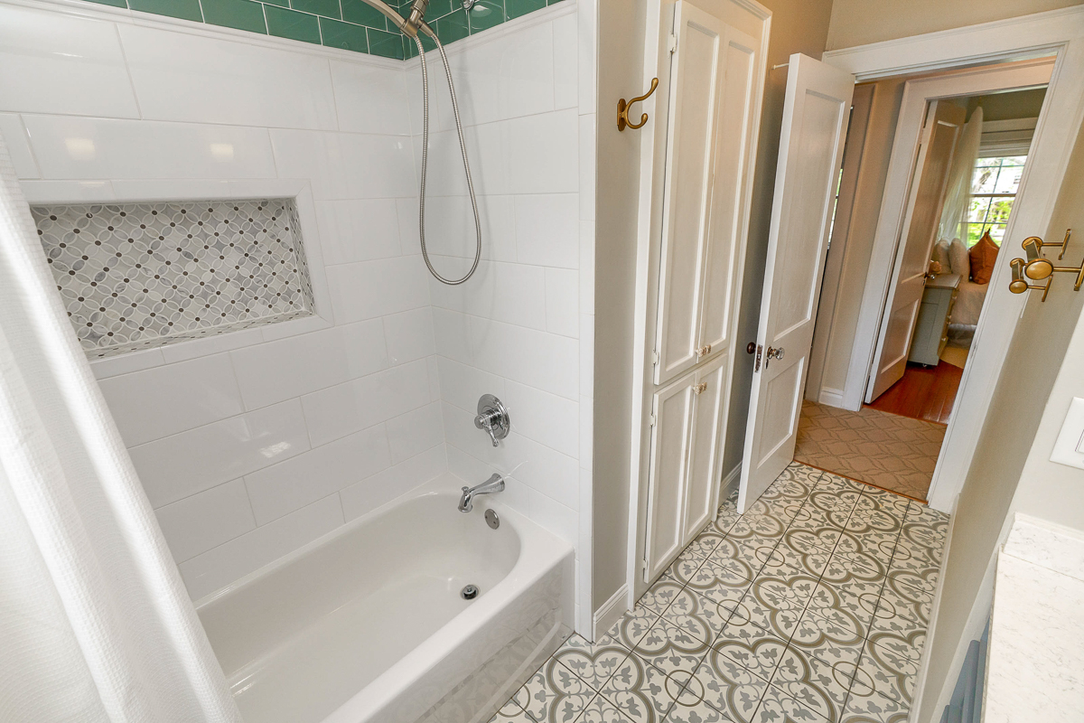 84 N Ardmore Rd-41