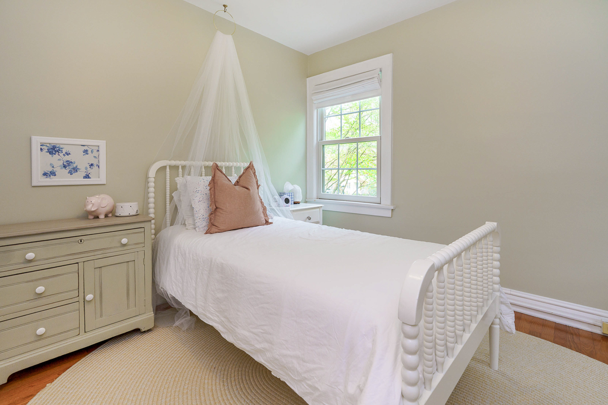 84 N Ardmore Rd-50