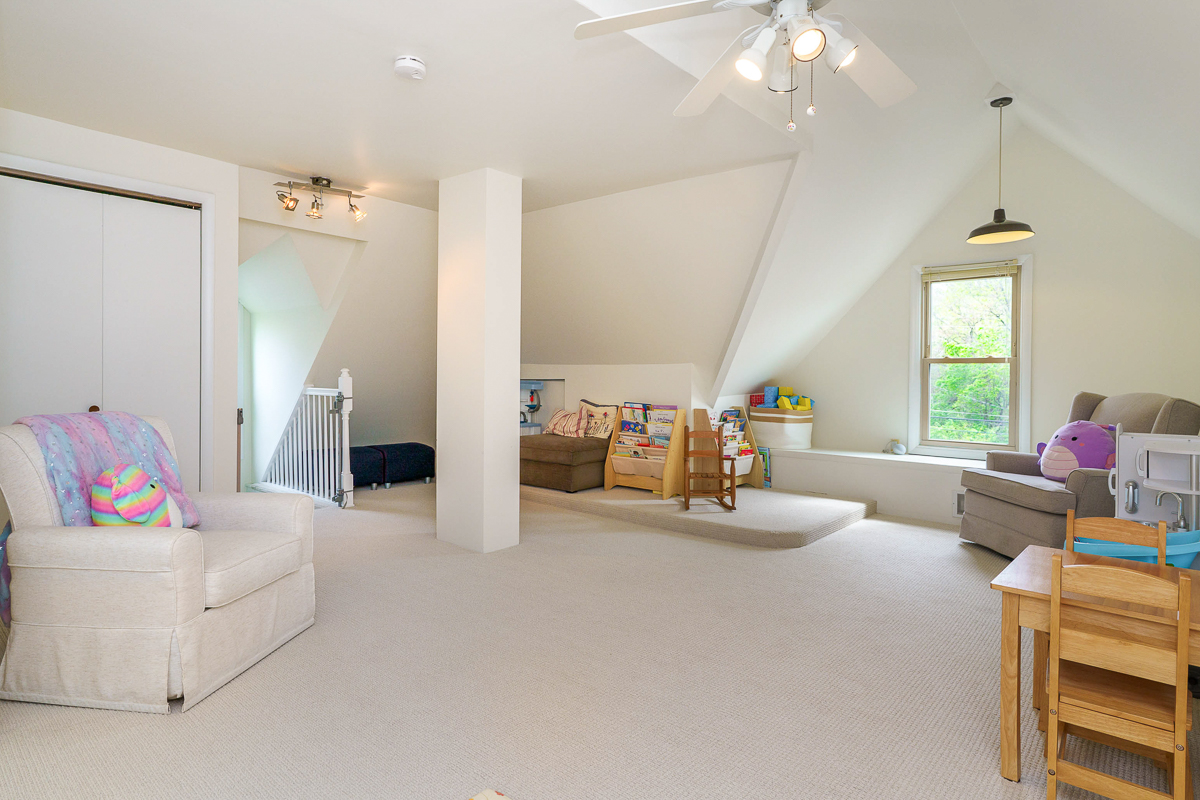 84 N Ardmore Rd-54
