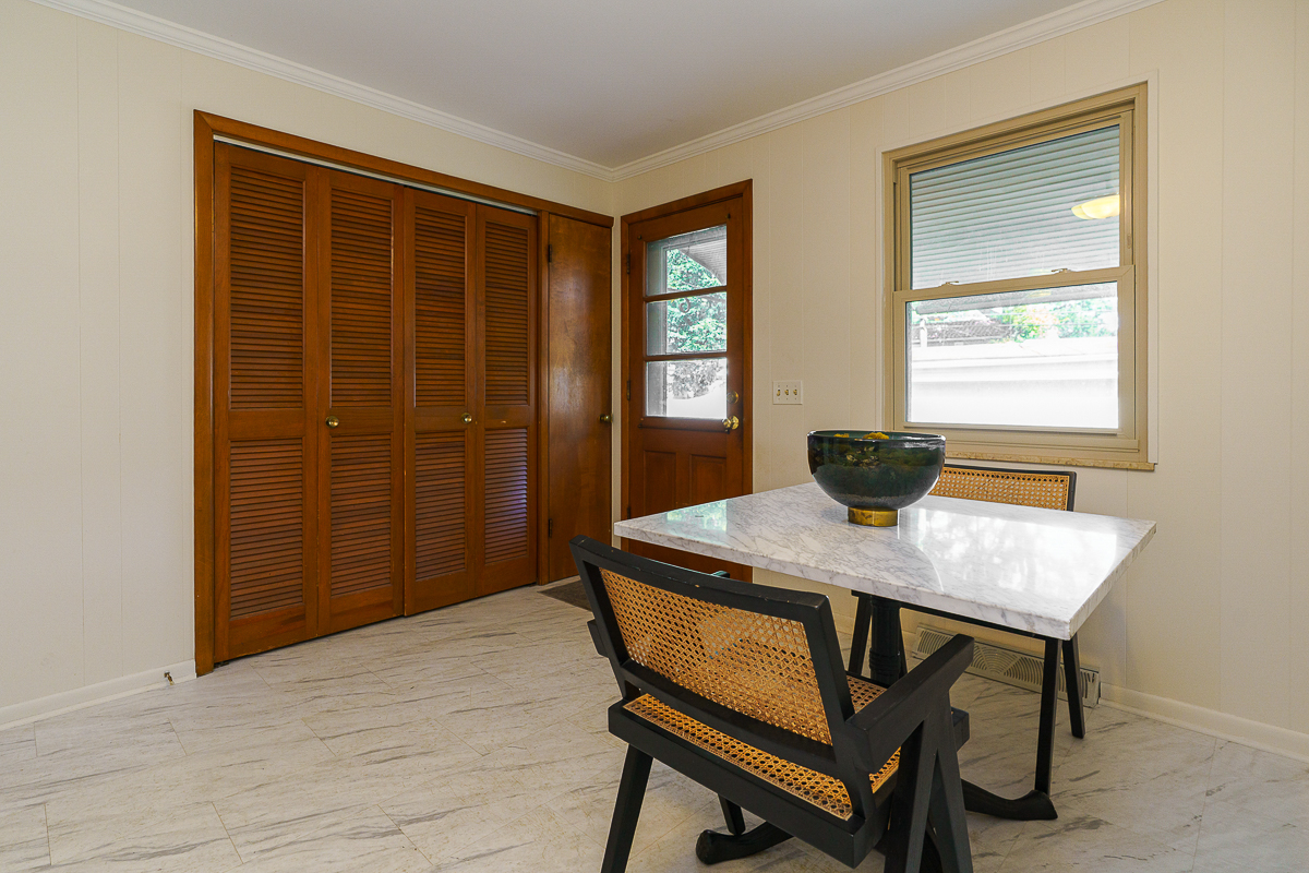 96 N Cassingham Rd-25