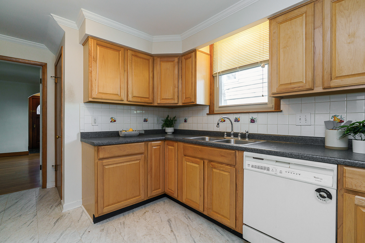 96 N Cassingham Rd-29