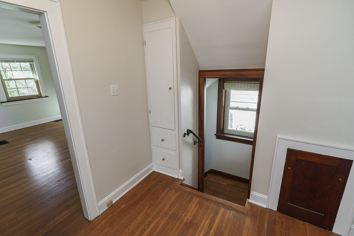 96 N Cassingham Rd-35