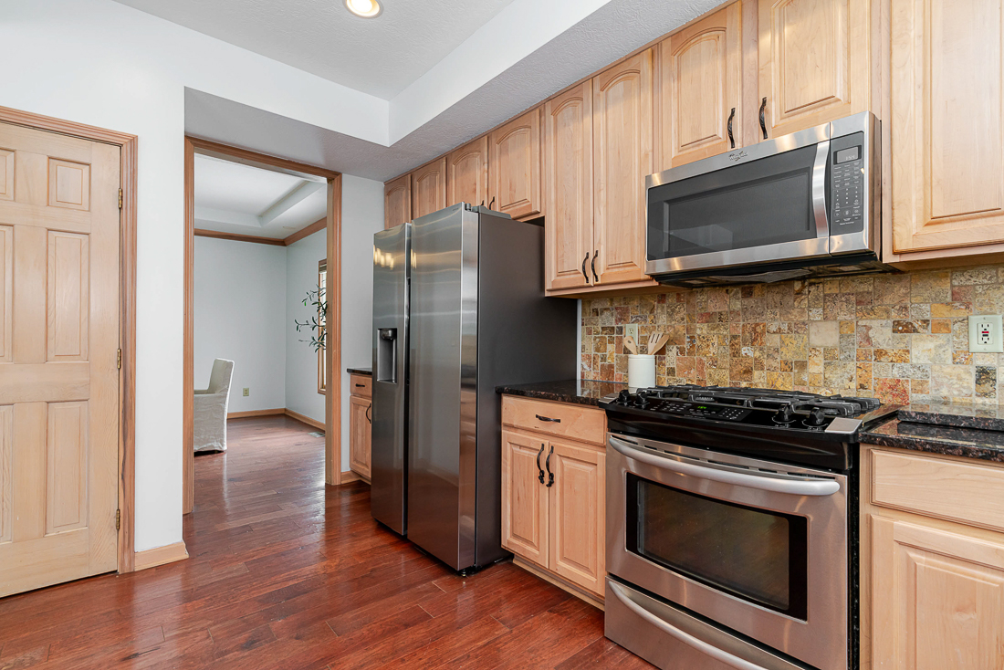 9800 Oxford Circle-26