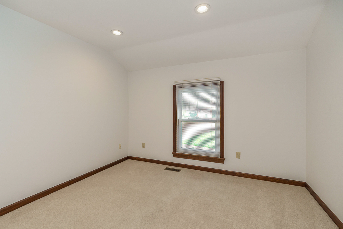 988 Danvers Ave-17