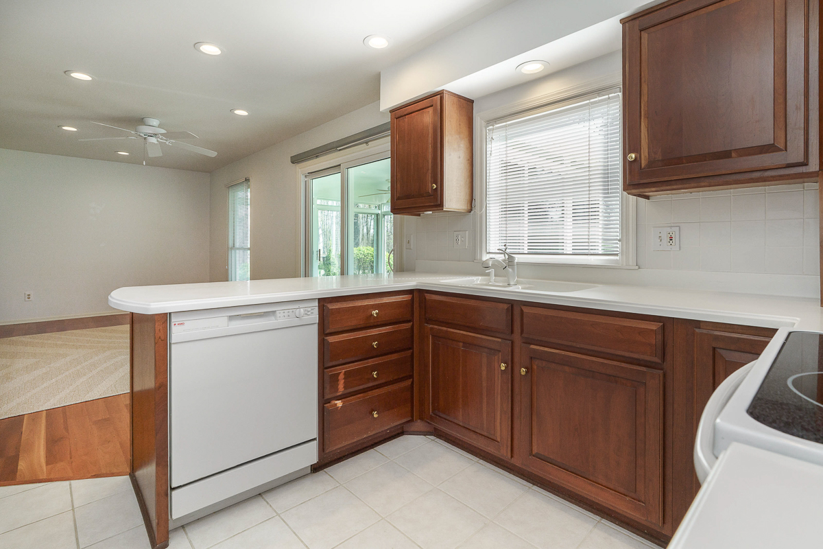 988 Danvers Ave-31