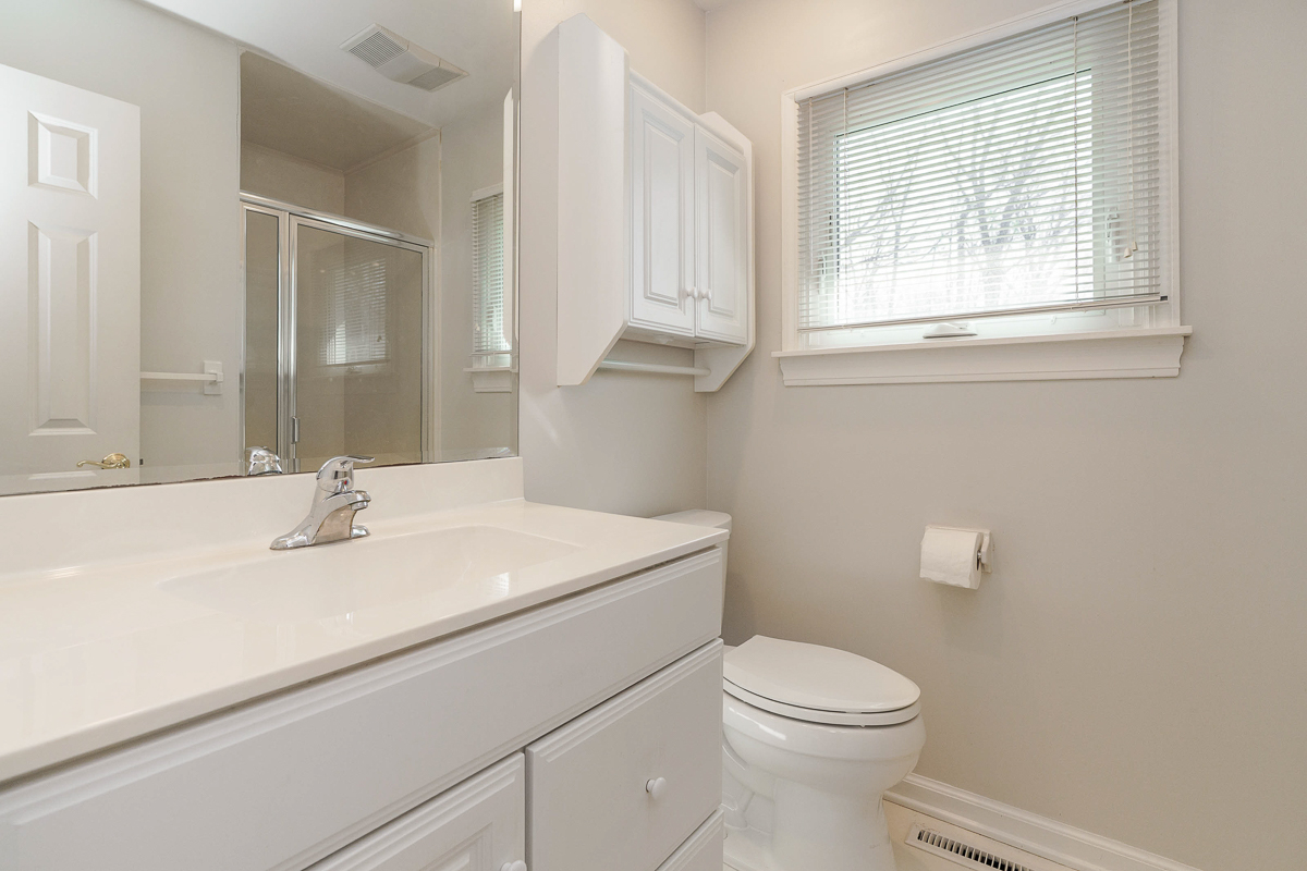 988 Danvers Ave-42
