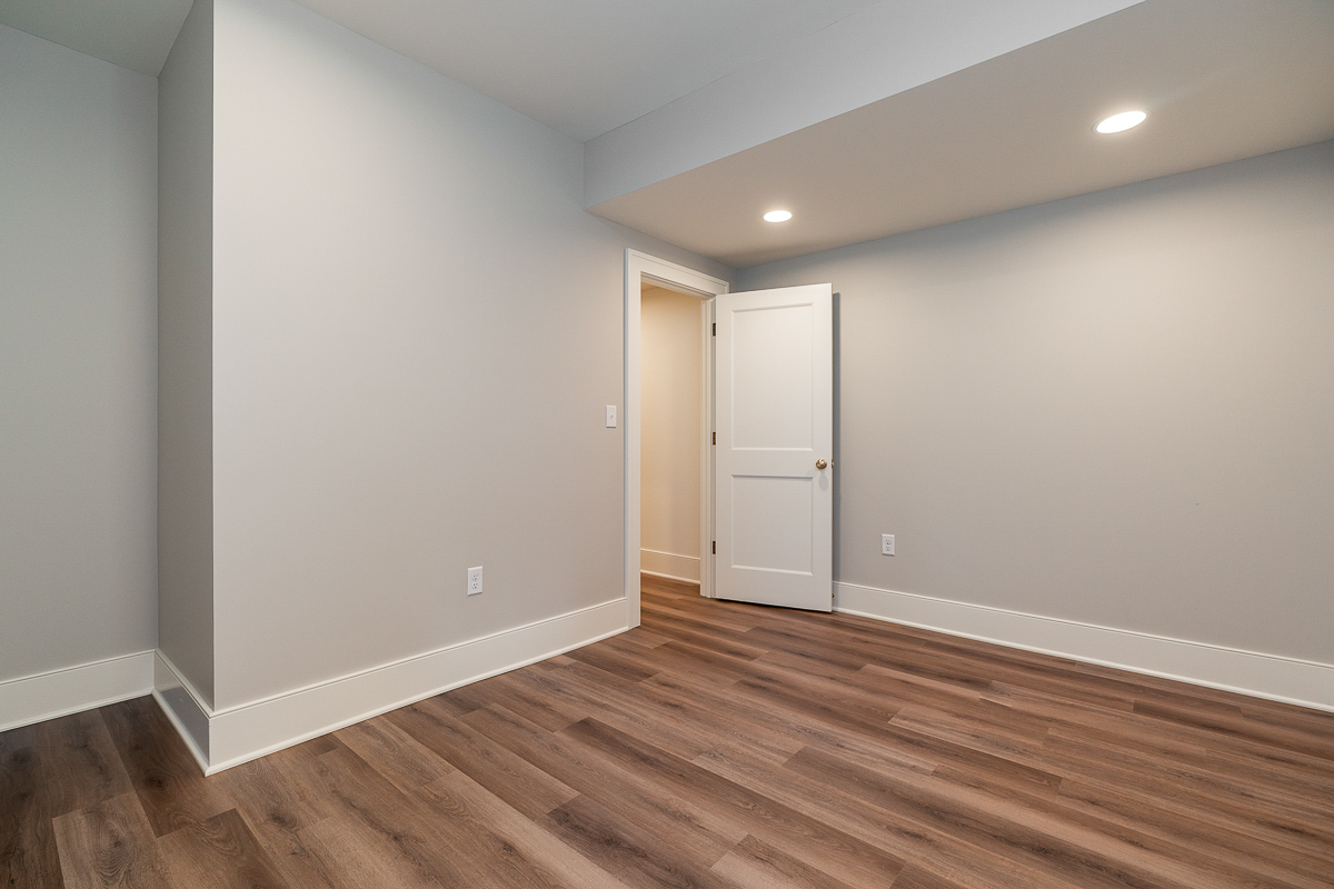 1565 Berkshire Rd.-26