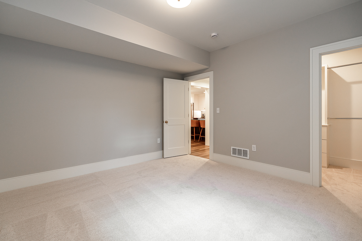 1565 Berkshire Rd.-30