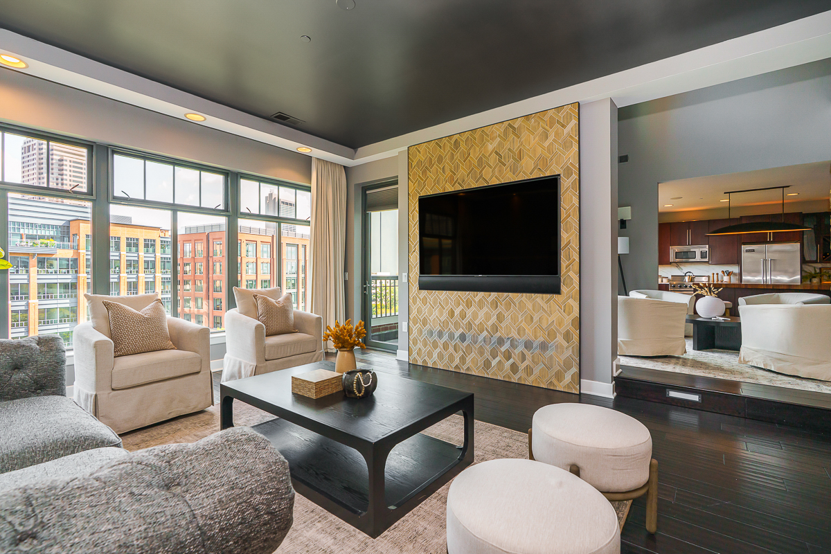 250 daniel burnham sq 707-----2