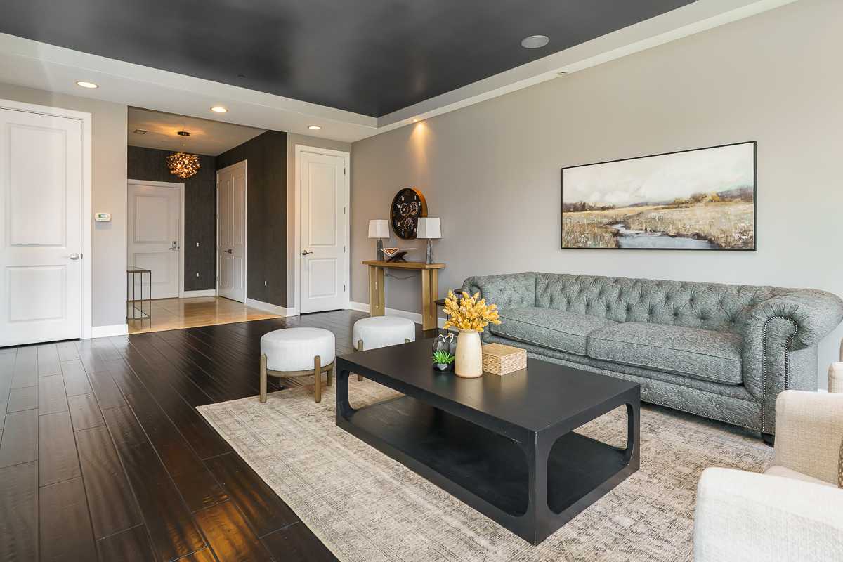 250 daniel burnham sq 707-----5