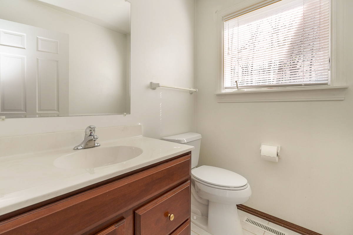 988 Danvers Ave-25