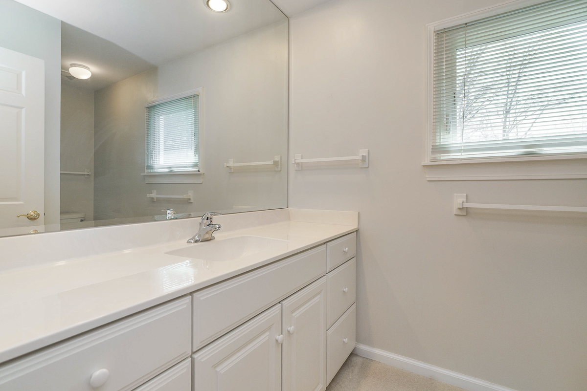 988 Danvers Ave-38
