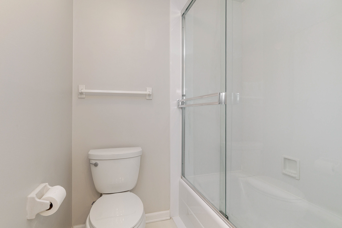 988 Danvers Ave-39