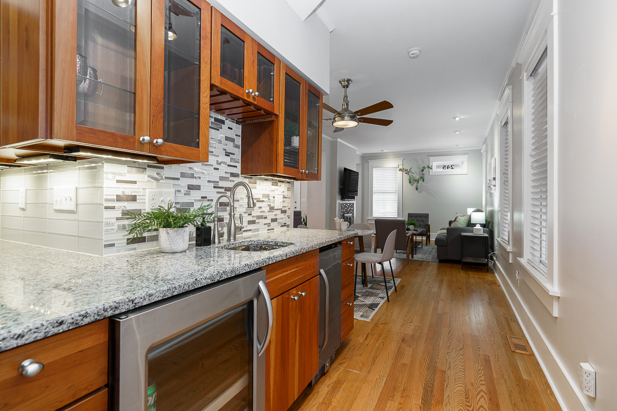 243 e Whittier St------22