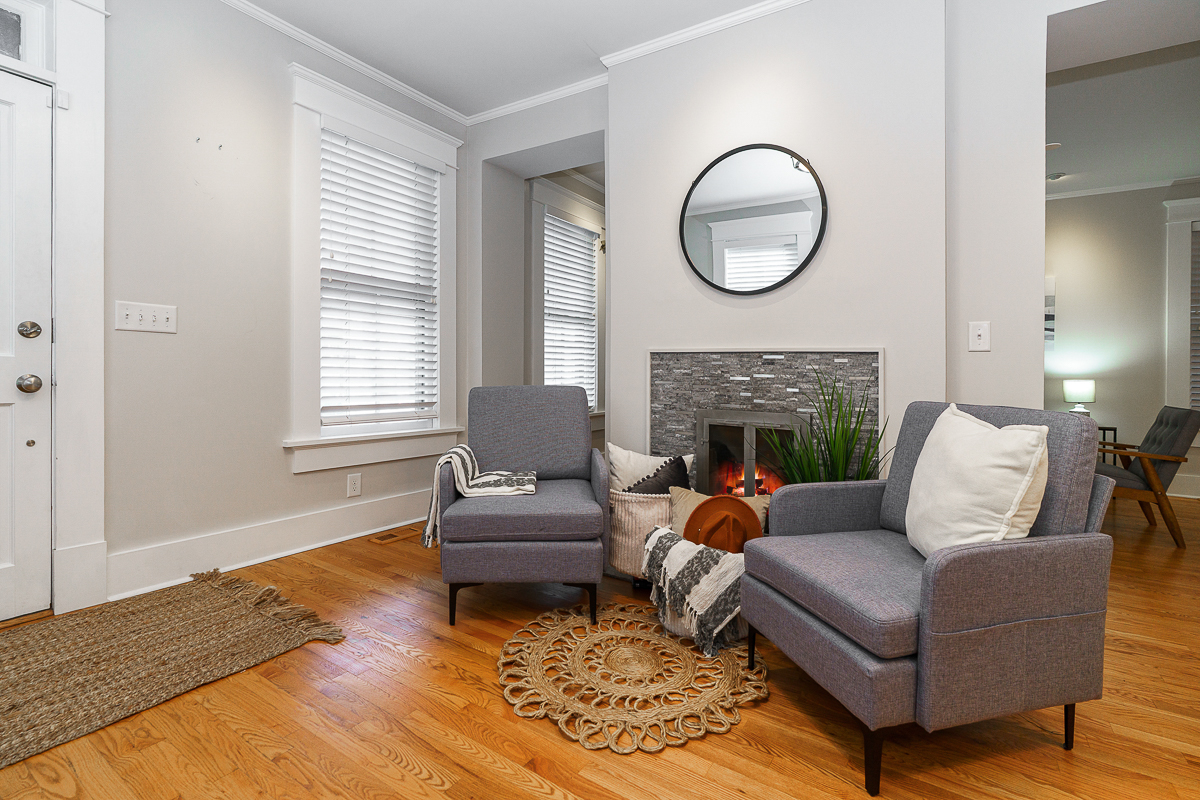 243 e Whittier St------32