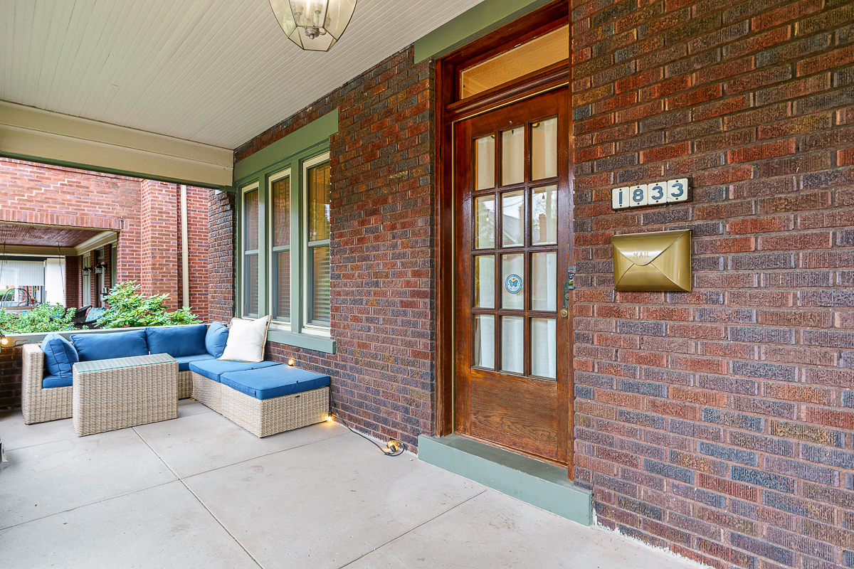 1833 Franklin Avenue-15