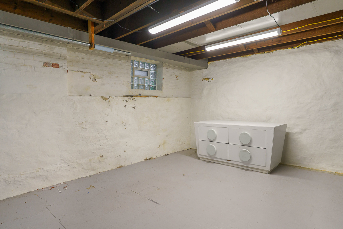 1833 Franklin Avenue-21