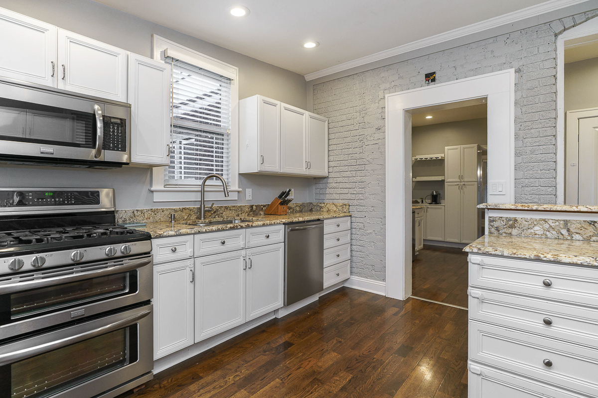 1833 Franklin Avenue-39