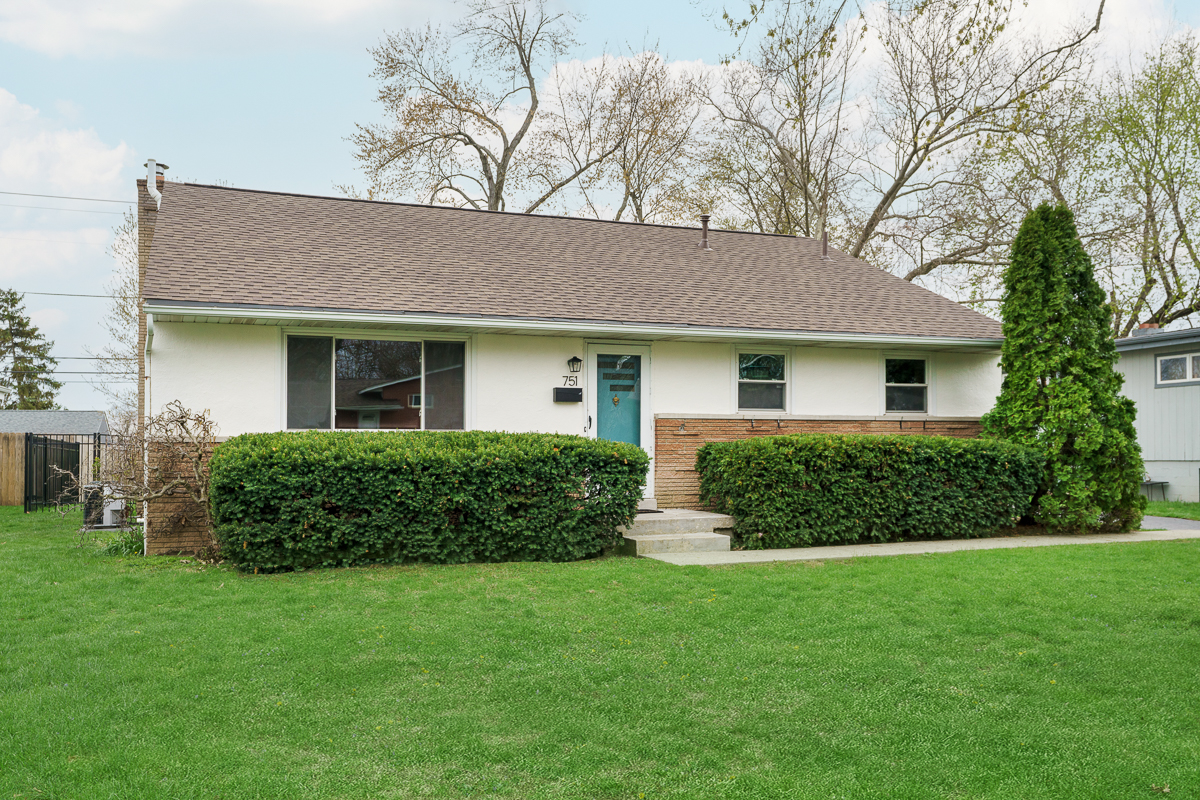 751 Latham Ct-2