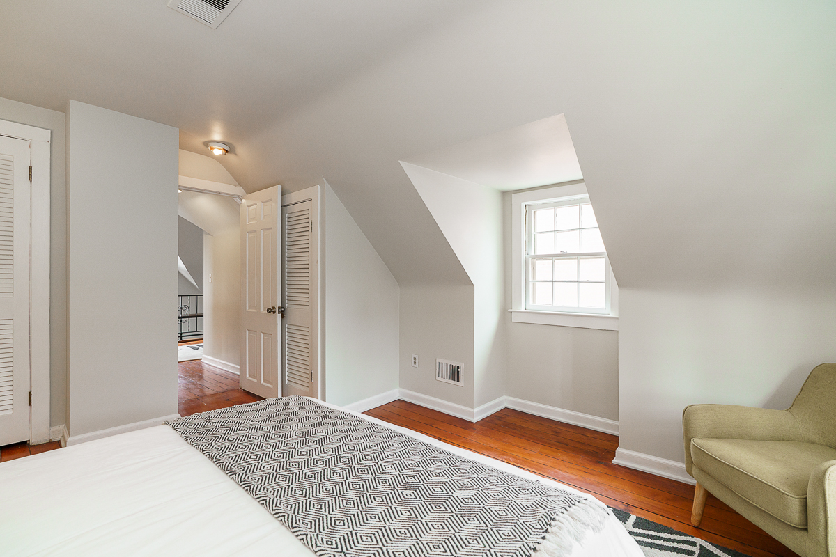 518 Mohawk St-36