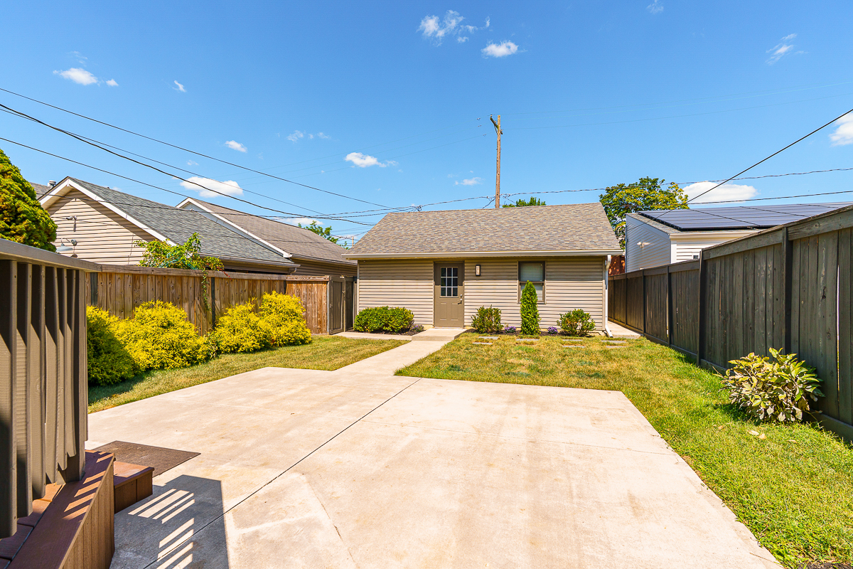 144 Mithoff St EXT-4