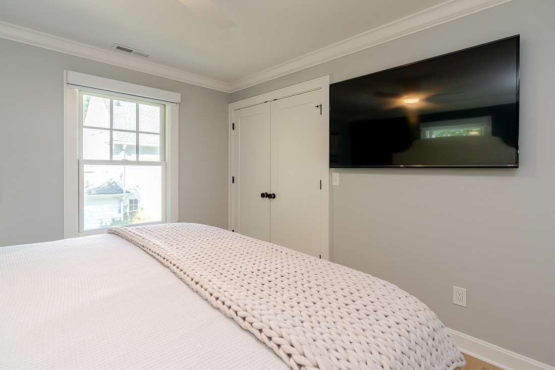 1968 N Devon Rd.-133