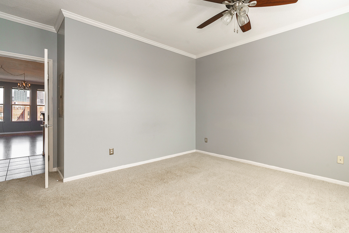 115 e Noble St #3 (36 of 39)