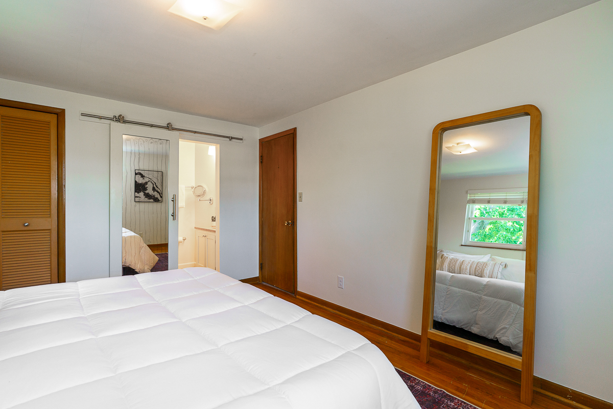 2110 Northwest Blvd------3