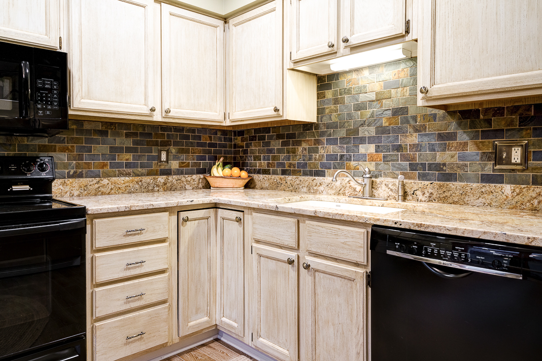 1114 Strathaven Dr North-15