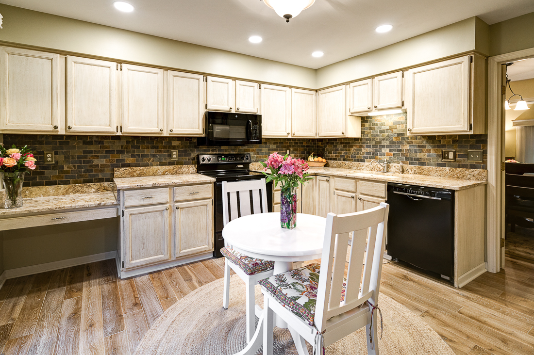 1114 Strathaven Dr North-19