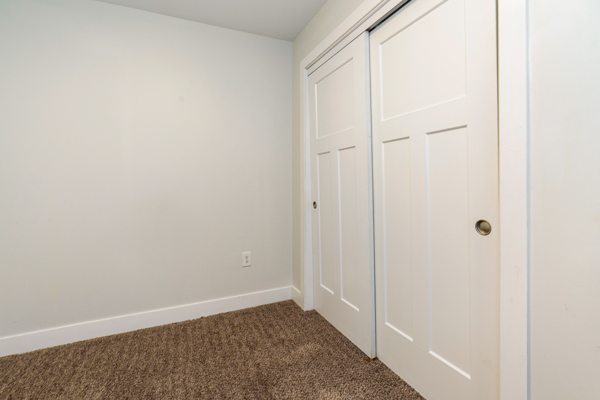 857-859 Wilson Ave-53